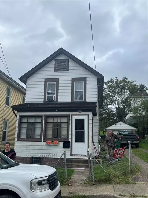 924 Locust Ave, Monessen, PA 15062