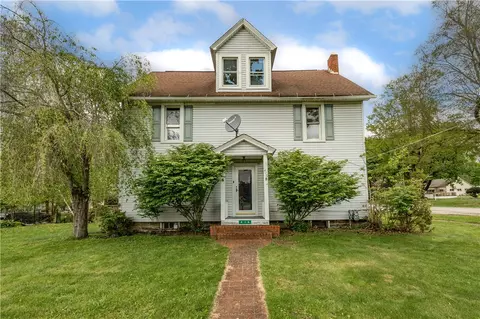 416 Jackson St, Jamestown, PA 16134
