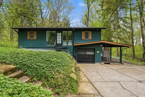 2589 Beechwood, New Wilmington, PA 16142