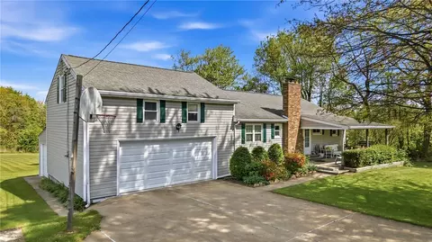 2818 Leesburg Volant Rd, Volant, PA 16156