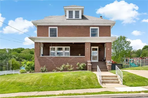 23 S 6th St, Youngwood, PA 15697