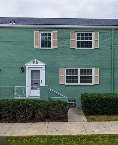 7 Chapel Dr, Pittsburgh, PA 15237
