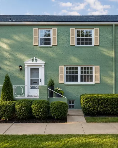 7 Chapel Dr, Pittsburgh, PA 15237