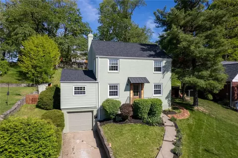 5669 Valleyview Dr, Bethel Park, PA 15102