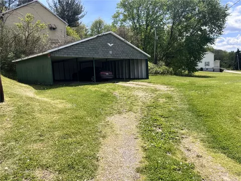 616 Fourth St, Masontown, PA 15461