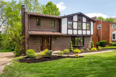 219 Main Entrance Dr, Pittsburgh, PA 15228