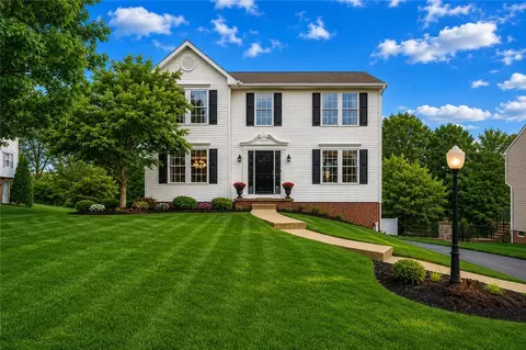 1871 Pioneer Dr, Sewickley, PA 15143