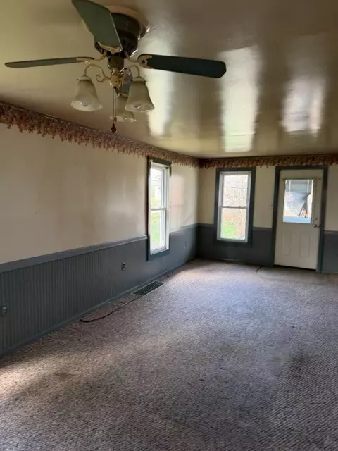 Living - 1015 Cascade Rd, Monaca, PA 15061 photo 1 of 1