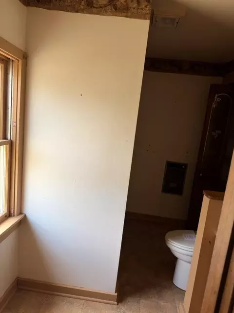 Bath - 1015 Cascade Rd, Monaca, PA 15061 photo 1 of 4