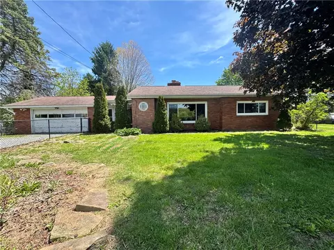 393 Tulip Dr, New Brighton, PA 15066