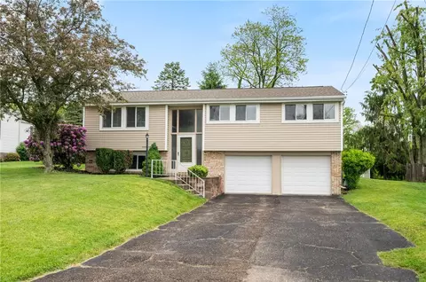 219 Rivercrest Dr, Coraopolis, PA 15108