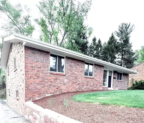 3929 Cape Cod Dr, Pittsburgh, PA 15239