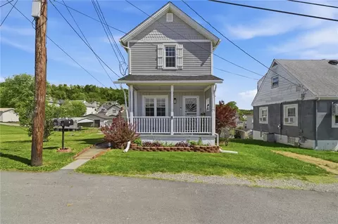 8 Eggers Ave, Belle Vernon, PA 15012