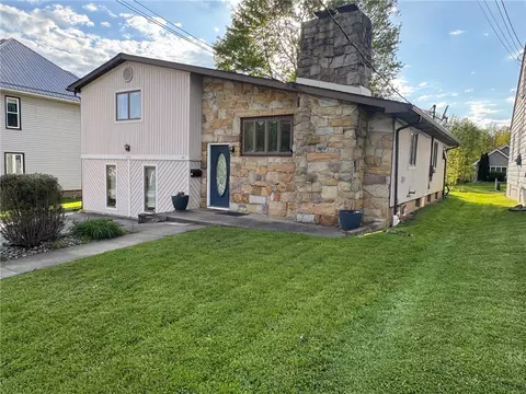 230 W Cooper St, Slippery Rock, PA 16057