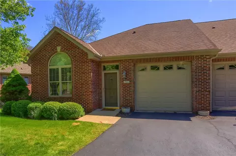 828 Village Dr, Pittsburgh, PA 15237