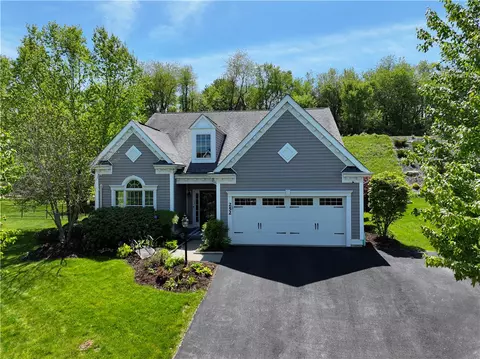 252 Estates Dr, Gibsonia, PA 15044