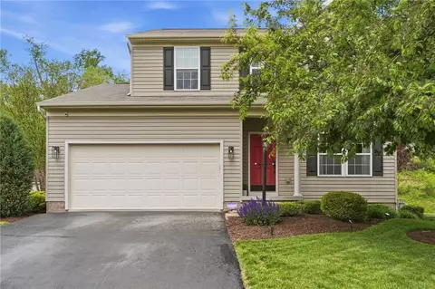 217 Arroyo Dr, Coraopolis, PA 15108