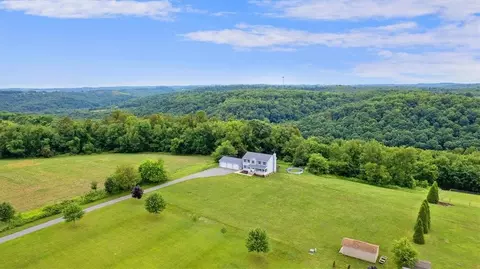 3251 Grandview Rd, Ellwood City, PA 16117