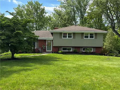 1429 Lattidome Dr, Pittsburgh, PA 15241