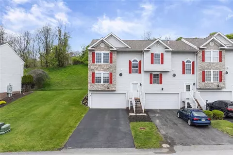 1141 Arrowhead Dr, Washington, PA 15301