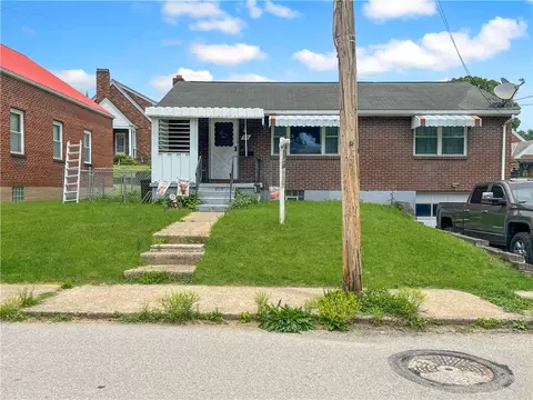 102 Johnston Rd, Bentleyville, PA 15314
