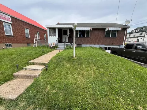 102 Johnston Rd, Bentleyville, PA 15314