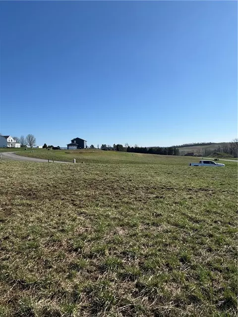 0 Hunter Dr, Scottdale, PA 15683