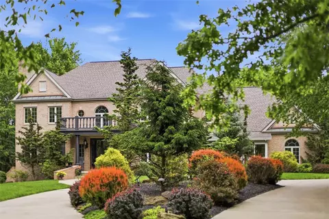 117 Windwood Heights Dr, Cranberry Township, PA 16066