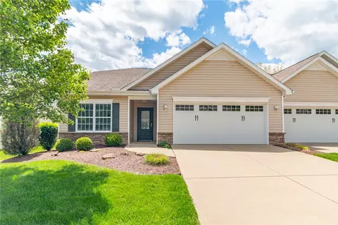 425 Chestnut Ln, Apollo, PA 15613
