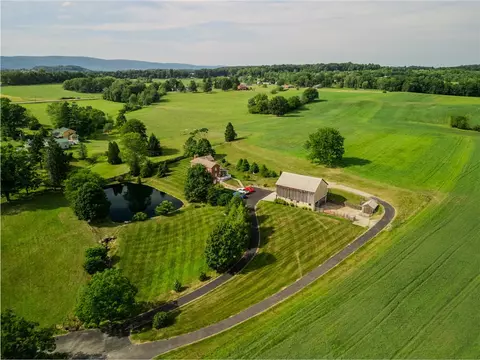 440 Owl Hollow Rd, Ligonier, PA 15658