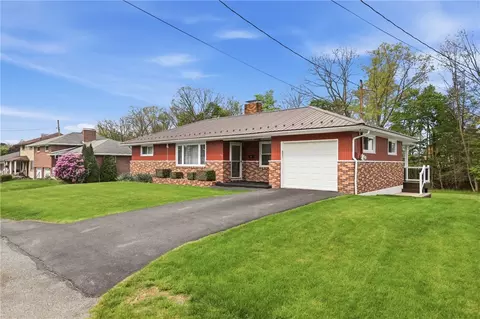 704 Lawrence St, Johnstown, PA 15904