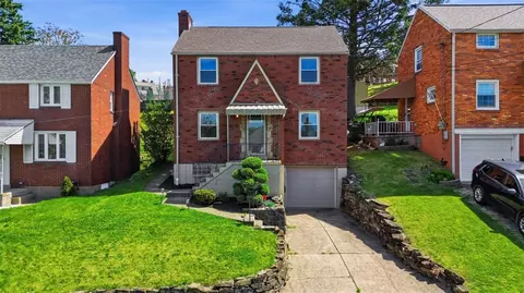 3215 Shadyway Dr, Pittsburgh, PA 15227