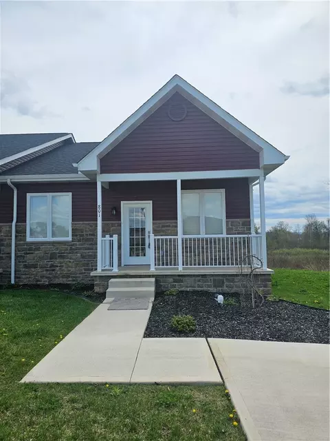 801 Wimbledon Dr, Mount Pleasant, PA 15666