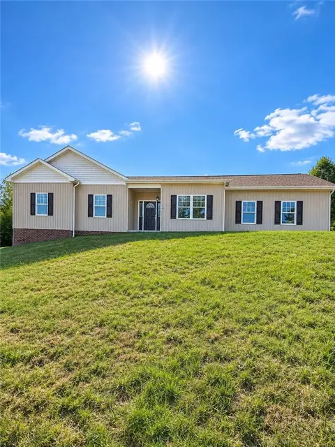 480 Matty, Rostraver, PA 15012