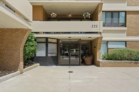 220 N Dithridge #606, Pittsburgh, PA 15213