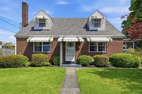 415 Elwyn Ave, Springdale, PA 15144