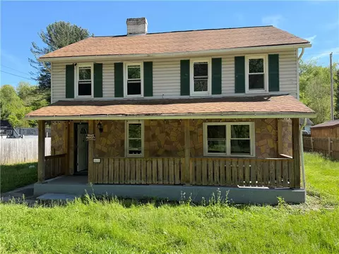 460 Braznell Concrete Rd, Grindstone, PA 15442