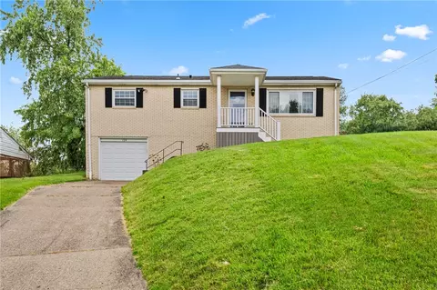 124 Clover Dr, Monaca, PA 15061