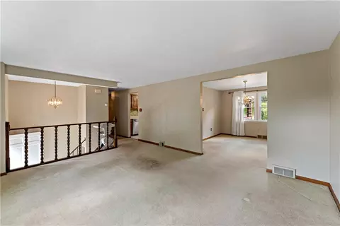 Living - 27 Dover Rd, Irwin, PA 15642 photo 2 of 7