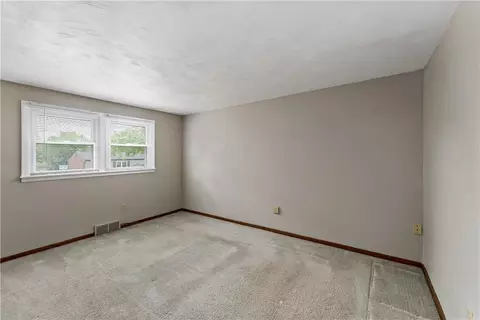 Bedroom - 27 Dover Rd, Irwin, PA 15642 photo 3 of 6