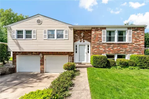 27 Dover Rd, Irwin, PA 15642