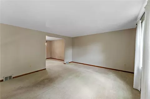 Living - 27 Dover Rd, Irwin, PA 15642 photo 3 of 7