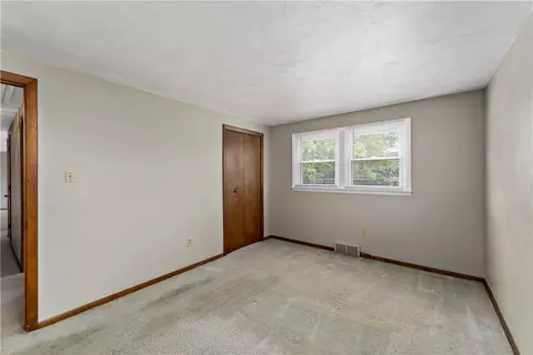 Bedroom - 27 Dover Rd, Irwin, PA 15642 photo 4 of 6