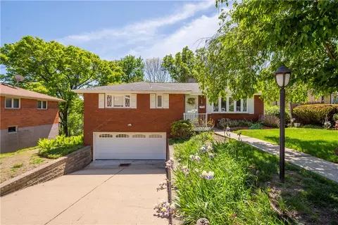 448 Saratoga Dr, Pittsburgh, PA 15236