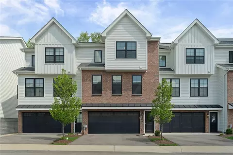 306 Thurgood Dr, Warrendale, PA 15086