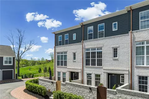 222 Limehouse Rd, Cranberry Township, PA 16066