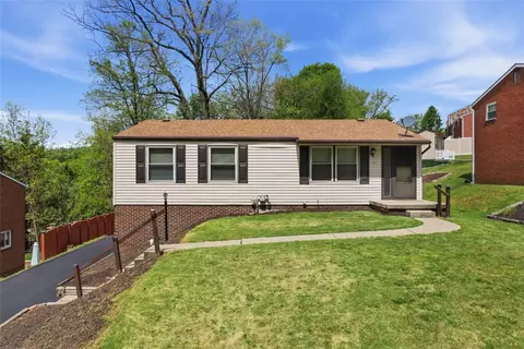 909 Mount Hood Dr, Pittsburgh, PA 15239