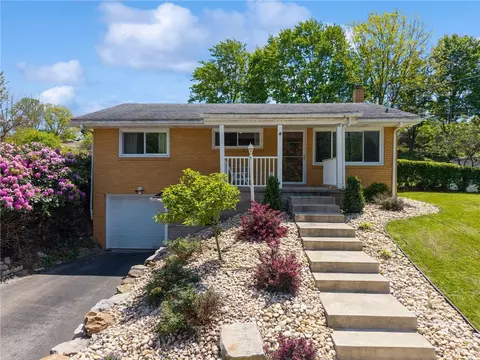 41 Mark Dr, Delmont, PA 15626