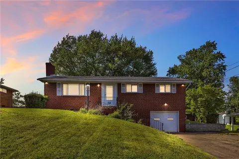 47 Marilou Dr, Jeannette, PA 15644