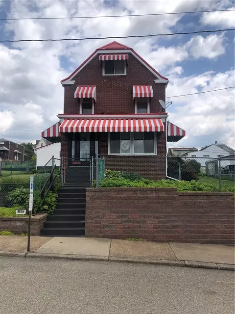 1918 Alcoa Dr, New Kensington, PA 15068